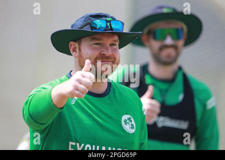 Paul Stirling und Andrew Balbirnie während des irischen Teams üben im Vorfeld ihres 3. Und letzten eintägigen internationalen Spiels auf der Sylhet Internatio Stockfoto