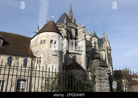 Allgemeine Betrachtungen über Senlis a commune im nordfranzösischen Departement Oise, Hautes de France. Stockfoto