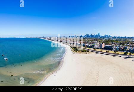 Blick in Richtung Melbourne von St. Kilda in Australien Stockfoto