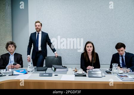 DEN HAAG, Niederlande. 22. März 2023. - Minister Hugo de Jonge (Öffentliches Wohnungswesen und Raumordnung) bei einer Aussprache im Ausschuss über die Vereinbarungen über die bauliche Umwelt im Klimaschutzübereinkommen. Kredit: ANP/Alamy Live News Stockfoto