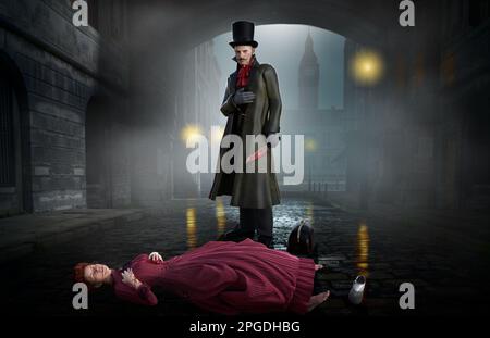 In den schwach beleuchteten Straßen des viktorianischen London steht der berüchtigte Jack the Ripper über seinem jüngsten Opfer, einer hilflosen Frau, als seine bedrohliche Präsenz Stockfoto