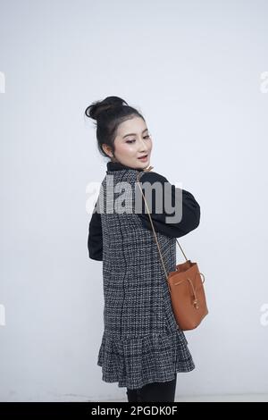 Asiatische Frau in Pose Stockfoto