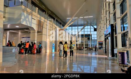 Bangalore, Karnataka, Indien-Oktober 26 2022: Wunderschöne moderne Innenarchitektur von Weltklasse im Sir M Visvesvaraya Terminal oder SMVB. Stockfoto