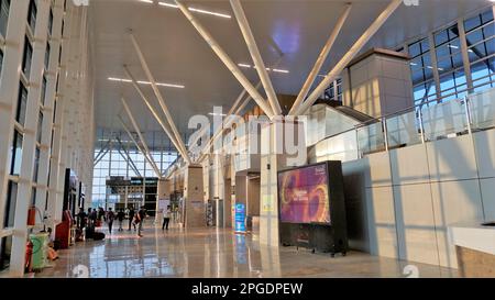 Bangalore, Karnataka, Indien-Oktober 26 2022: Wunderschöne moderne Innenarchitektur von Weltklasse im Sir M Visvesvaraya Terminal oder SMVB. Stockfoto