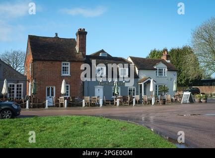 The Cricketers, Countryside Public House und Restaurant, on the Green in Sarratt Village, Hertfordshire, Großbritannien Stockfoto