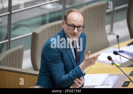Brüssel, Belgien. 22. März 2023. Der flämische Minister für Bildung, Tierschutz und Sport, Ben Weyts, wurde auf einer Plenartagung des flämischen Parlaments am Mittwoch, den 22. März 2023 in Brüssel abgebildet. BELGA FOTO NICOLAS MAETERLINCK Kredit: Belga News Agency/Alamy Live News Stockfoto