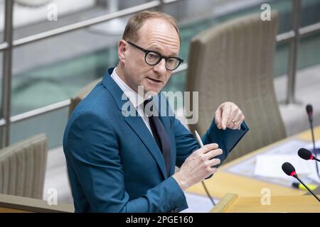 Brüssel, Belgien. 22. März 2023. Der flämische Minister für Bildung, Tierschutz und Sport, Ben Weyts, wurde auf einer Plenartagung des flämischen Parlaments am Mittwoch, den 22. März 2023 in Brüssel abgebildet. BELGA FOTO NICOLAS MAETERLINCK Kredit: Belga News Agency/Alamy Live News Stockfoto