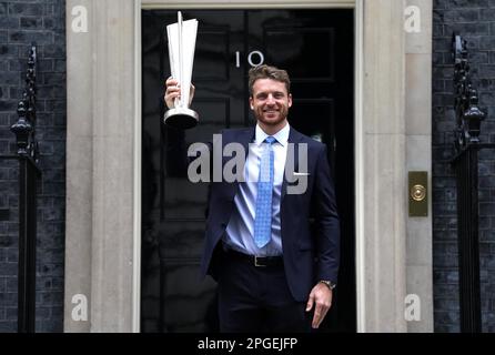 Captain Jos Buttler kommt in Downing Street, London, vor einem Empfang mit Teammitgliedern der England World Cup-Sieger Cricket-Mannschaft T20 und Premierminister Rishi Sunak an. Bilddatum: Mittwoch, 22. März 2023. Stockfoto