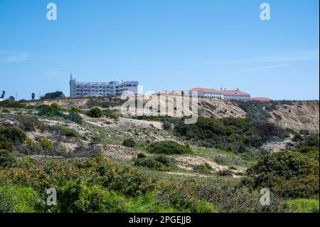 Blick auf den Strand und die Küste rund um Sagres und Praia da Mareta, die Algarve, Portugal, die Algarve, Portugal Stockfoto