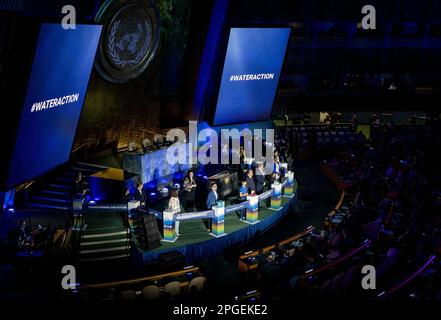 NEW YORK - König Willem-Alexander nimmt an der Eröffnungszeremonie der UN-Wasserkonferenz Teil. Der König besucht die Vereinigten Staaten im Rahmen der UN-Wasserkonferenz für zwei Tage. Die Konferenz dient als Auftakt für den Klimagipfel in Dubai im weiteren Verlauf dieses Jahres. ANP KOEN VAN WEEL niederlande raus - belgien raus Stockfoto