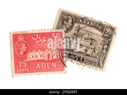 Klassische Briefmarken aus Aden isoliert auf weißem Hintergrund. Stockfoto