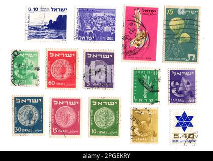 Klassische Briefmarken aus Israel isoliert auf weißem Hintergrund. Stockfoto