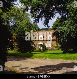 Häuser in Castle Rising, King's Lynn PE31 6AG, aufgenommen 1993 Stockfoto
