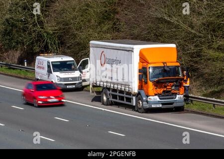 TANGERINE GROUP, Support-Team 2008 DAF LF hatte eine Panne und parkte auf der harten Schulter der Autobahn M61 UK Stockfoto