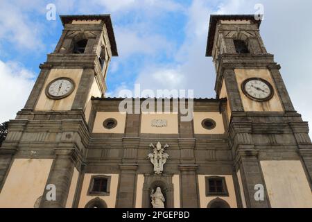 Die Fassade der Kirche der heiligen Einsiedlung von Camaldoli, Arezzo, Italien Stockfoto