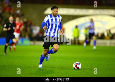 Oakwell Stadium, Barnsley, England - 21. März 2023 Akin Famewo (15) of Sheffield Mittwoch - während des Spiels Barnsley gegen Sheffield Wednesday, Sky Bet League One, 2022/23, Oakwell Stadium, Barnsley, England - 21. März 2023 Guthaben: Arthur Haigh/WhiteRosePhotos/Alamy Live News Stockfoto