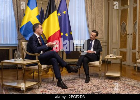 Brüssel, Belgien. 22. März 2023. Ministerpräsident Alexander De Croo und Schweden Premierminister Ulf Kristersson bildeten am Mittwoch, den 22. März 2023 in Brüssel ein diplomatisches Treffen zwischen Belgien und Schweden. BELGA FOTO HATIM KAGHAT Kredit: Belga News Agency/Alamy Live News Stockfoto