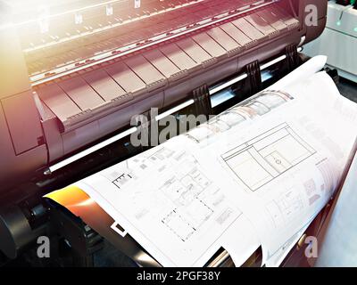 Großformat-Plotter und gedruckte Zeichnungen Stockfoto