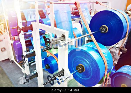 Maschine für die Herstellung von Plastiktüten Stockfoto