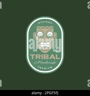 Tribal Maske Holz Kultur Stamm ethnische Menschen lächeln Maskottchen Abzeichen Vintage Logo Design Vektor Stock Vektor