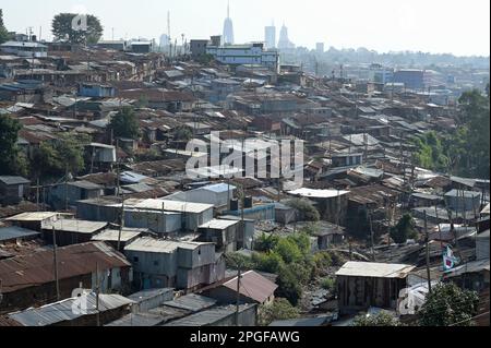 KENIA, Nairobi, Kibera Slum / KENIA, Nairobi, Slum Kibera Stockfoto