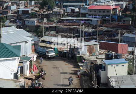 KENIA, Nairobi, Kibera Slum / KENIA, Nairobi, Slum Kibera Stockfoto
