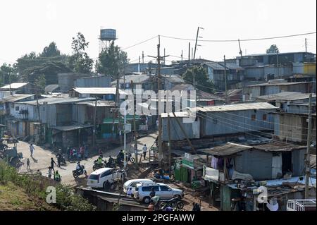 KENIA, Nairobi, Kibera Slum / KENIA, Nairobi, Slum Kibera Stockfoto