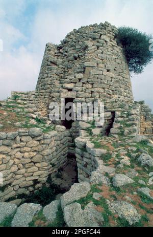 Das Nuraghe ist Paras in Isili, nur wenige Kilometer vom Giara-Plateau entfernt, ist eines der am besten erhaltenen auf der Insel. Stockfoto