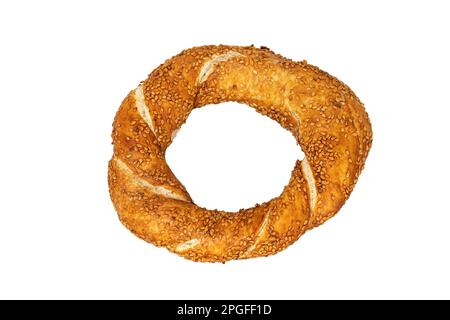 Traditionelles türkisches Bagel Simit isoliert auf weißem Hintergrund. Türkischer Sesambagel. Stockfoto