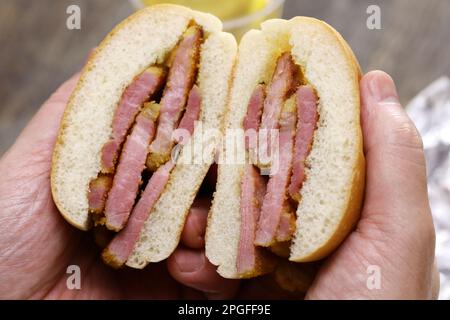 Hausgemachtes Sandwich mit Peameal Bacon, Torontos Spezialität Stockfoto