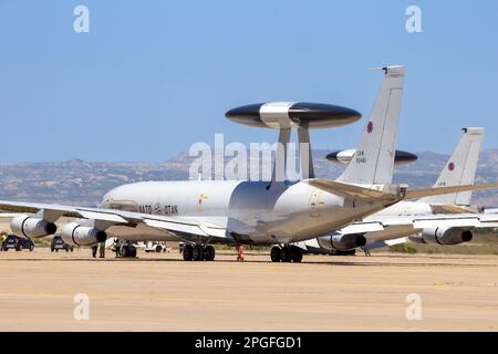 AWACS E-3 Radarflugzeuge der NATO Geilenkirchen auf dem Tarmac des Luftwaffenstützpunkts Saragossa. Saragoza, Spanien - 20. Mai 2016 Stockfoto