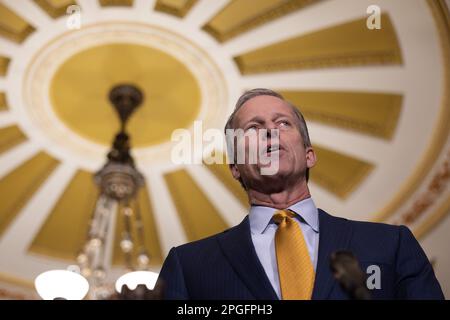 Washington, Usa. 22. März 2023. Sen. John Thune, R-SD spricht auf einer Pressekonferenz mit republikanischer Führung nach dem wöchentlichen republikanischen Caucus-Mittagessen im US Capitol in Washington, DC, auf Captiol Hill in Washington, DC am Mittwoch, den 22. März 2023. Foto: Tasos Katopodis/UPI Credit: UPI/Alamy Live News Stockfoto