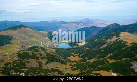 Großer Stein auf dem Cvrsnica-Berg Stockfoto