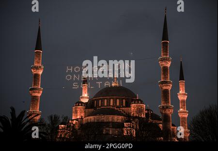 Istanbul, Türkei, Türkei. 22. März 2023. Erste Nacht des heiligen muslimischen Monats Ramadan in der Hagia-Sophia-Moschee in Istanbul, Türkei (Kreditbild: © Abed Alrahman Alkahlout/Quds Net News via ZUMA Press Wire) NUR REDAKTIONELLE VERWENDUNG! Nicht für den kommerziellen GEBRAUCH! Stockfoto