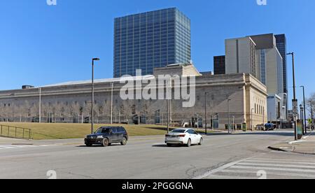 Das große historische Public Auditorium and Conference Center im Civic Center District im Stadtzentrum von Cleveland, Ohio, USA, am 26. Februar 2023. Stockfoto