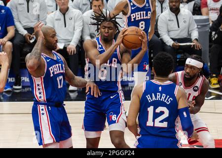 Chicago, USA. 22. März 2023. Chicago, USA, 22. März 2023: Tyrese Maxey (0 Philadelphia 76ers) erholt sich im Spiel zwischen den Chicago Bulls und Philadelphia 76ers am Mittwoch, den 22. März 2023 im United Center, Chicago, USA. (KEINE KOMMERZIELLE NUTZUNG) (Shaina Benhiyoun/SPP) Guthaben: SPP Sport Press Photo. Alamy Live News Stockfoto