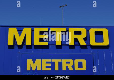 Metro, an der Ostbahn, Friedrichshain, Berlin, Deutschland Stockfoto