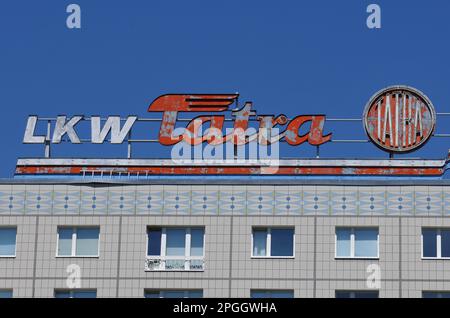 Werbung, Tatra, Karl-Marx-Allee, Mitte, Berlin, Deutschland Stockfoto