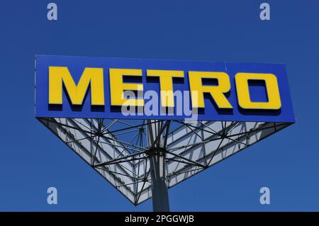 Metro, an der Ostbahn, Friedrichshain, Berlin, Deutschland Stockfoto