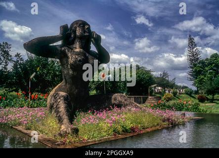 Yakshi-Statue im Malampuzha-Garten in der Nähe von Palakkad oder Palghat, Kerala, Indien, Asien Stockfoto