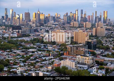 Luftaufnahme der Skyline und Vororte von Melbourne. Melbourne, Victoria, Australien Stockfoto