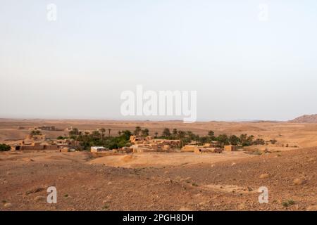 Oasis Village in der Wüste Dasht-e Kavir, Provinz Isfahan, Iran. Stockfoto