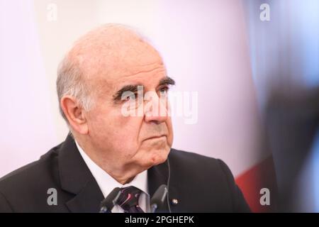 RIGA, LETTLAND. 22. März 2023 George Vella (auf Foto), Präsident von Malta und Präsident von Egils Levits von Lettland, während der Pressekonferenz nach dem Treffen im Schloss Riga. Stockfoto