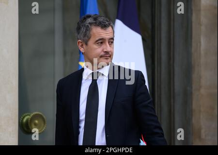 Julien Mattia / Le Pictorium - Ergebnis des Ministerrates vom 22. März 2023 - 22/3/2023 - Frankreich / Ile-de-France (Region) / Paris - der Minister des Innern und der Überseegebiete Frankreichs, Gerald Darmanin, verlässt den Ministerrat am 22. März 2023 Stockfoto