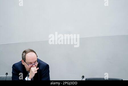 DEN HAAG - Staatssekretär Hans VIJLBRIEF (Wirtschaft und Klima) während einer Ausschussdebatte über die Änderung des Bergbaugesetzes. ANP BART MAAT niederlande out - belgien out Stockfoto