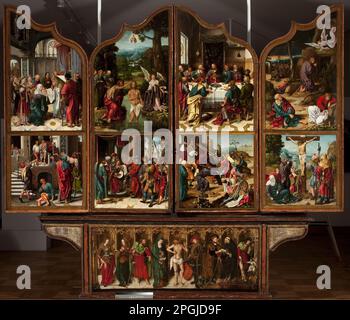 Die Präsentation im Tempel, Ecce Homo (linker Flügel); die Taufe Christi, das letzte Abendmahl, Christus vor dem Piloten, das Tragen des Kreuzes (Zentrum); die Agonie im Garten, die Kreuzigung (rechter Flügel); Mann der Trauer mit Heiligen (Predella) bis 1516 von Joos van Cleve Stockfoto