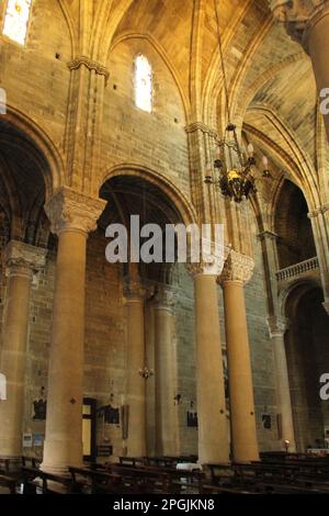 Gallipoli, Italien. Innere der Kirche des Heiligen Herzens Jesu (Chiesa del Sacro Cuore di Gesù, geboren 1929). Stockfoto