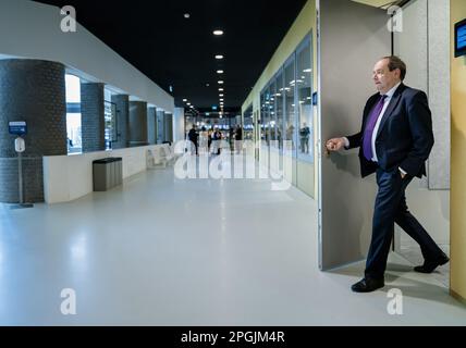 DEN HAAG - Staatssekretär Hans VIJLBRIEF (Wirtschaft und Klima) nach einer Aussprache im Ausschuss über die Änderung des Bergbaugesetzes. ANP BART MAAT niederlande out - belgien out Stockfoto