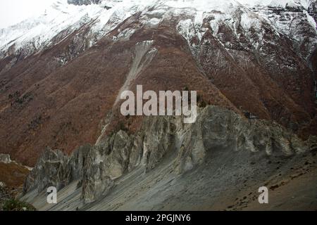 Felsen auf dem Weg von Manang nach Tilicho, Nepal Stockfoto