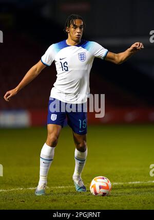 Ashley Phillips von England beim Qualifying Group G-Spiel der UEFA European under-19 Championship im Poundland Bescot Stadium in Walsall. Bilddatum: Mittwoch, 22. März 2023. Stockfoto